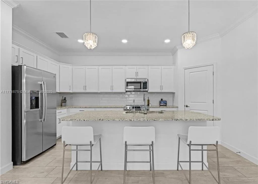 16503 Windsor Way, Other City - In The State Of Florida, FL 33920 photo 5