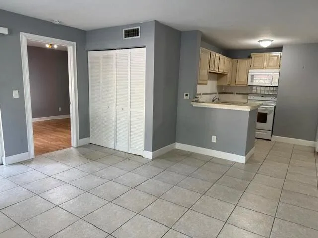 1865 Palm Cove Boulevard # 9-106, Delray Beach, FL 33445