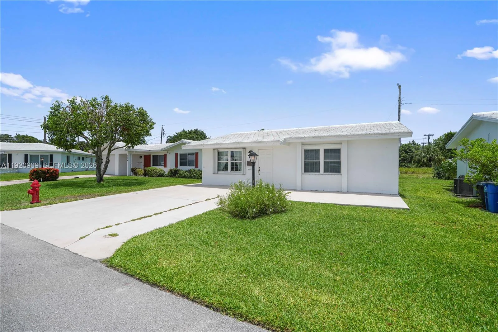 142 NW 10th Ct, Boynton Beach, FL 33426 photo 2