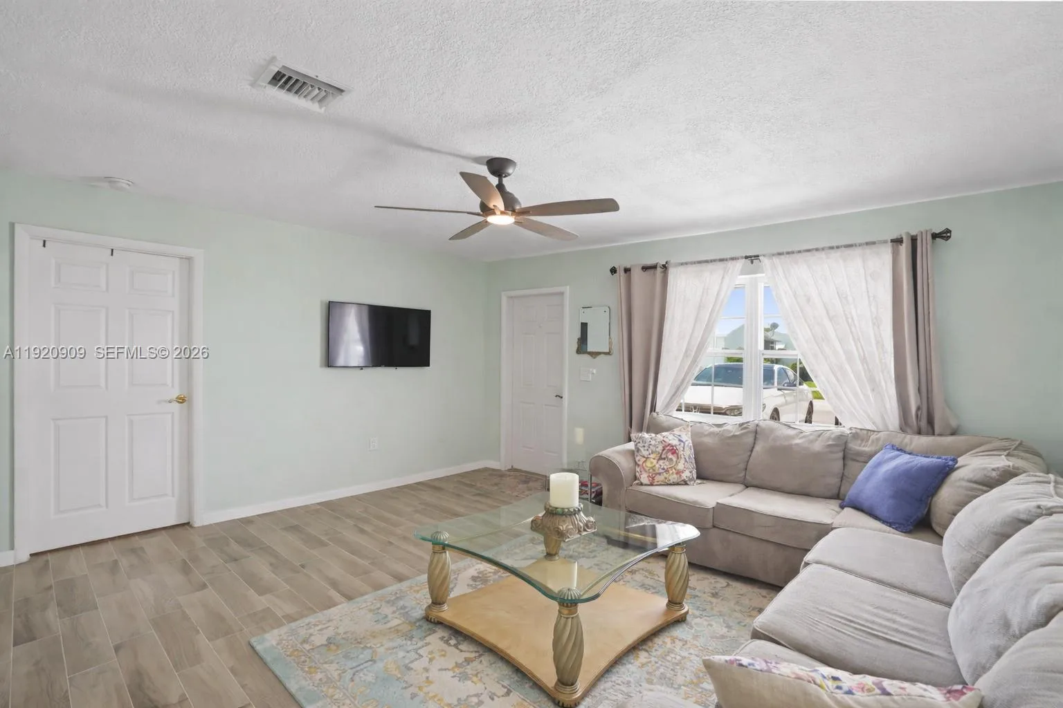 142 NW 10th Ct, Boynton Beach, FL 33426 photo 5