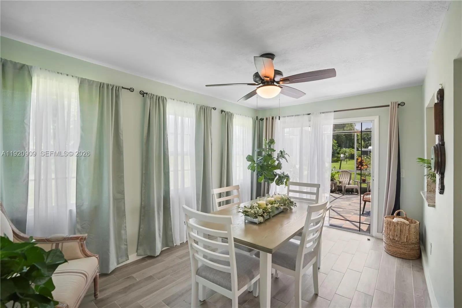 142 NW 10th Ct, Boynton Beach, FL 33426 photo 9