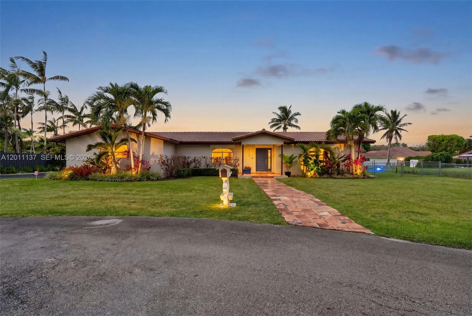 8005 SW 106th St, Miami, FL 33156