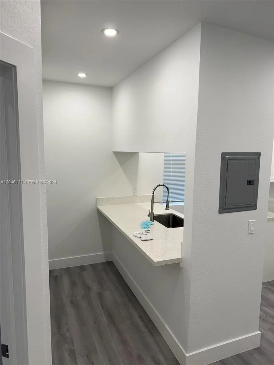 1450 SW 4th St # 2, Miami, FL 33135 photo 3