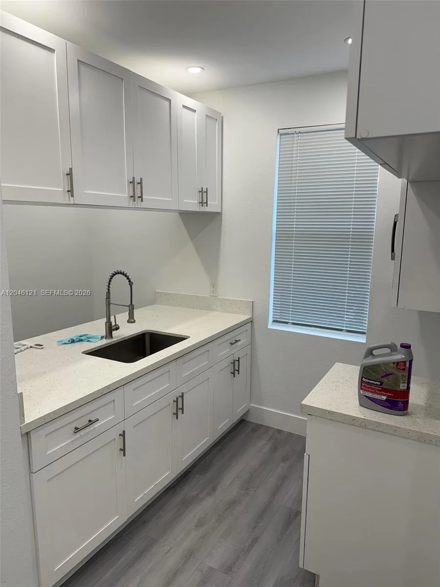 1450 SW 4th St # 2, Miami, FL 33135 photo 4
