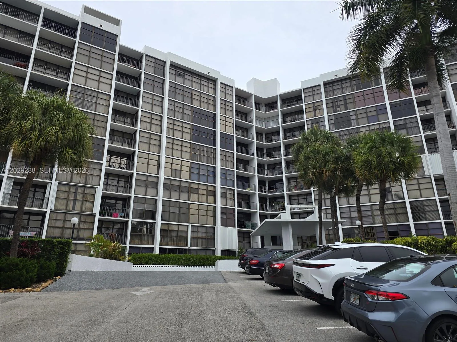 400 Leslie Dr # 416, Hallandale Beach, FL 33009