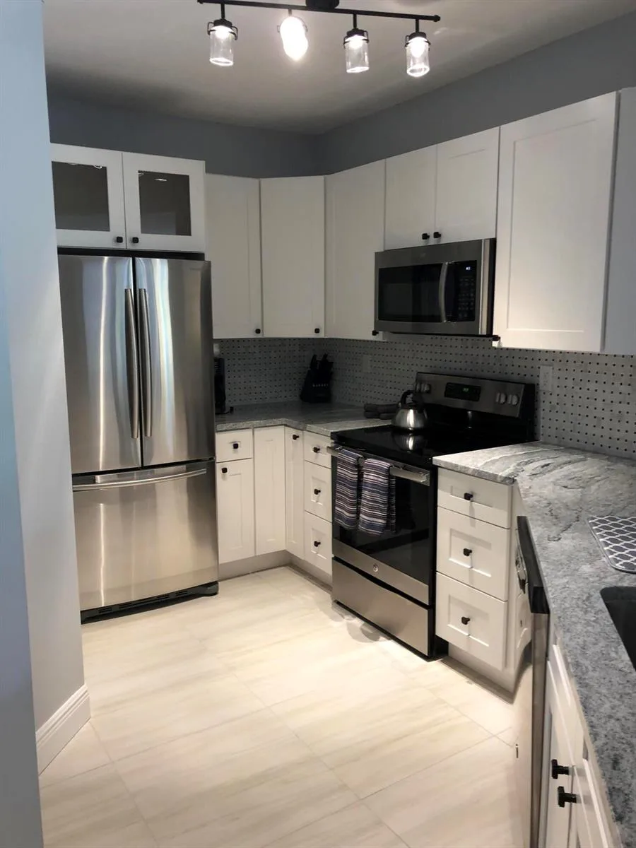 800 Uno Lago Drive # 204, Juno Beach, FL 33408