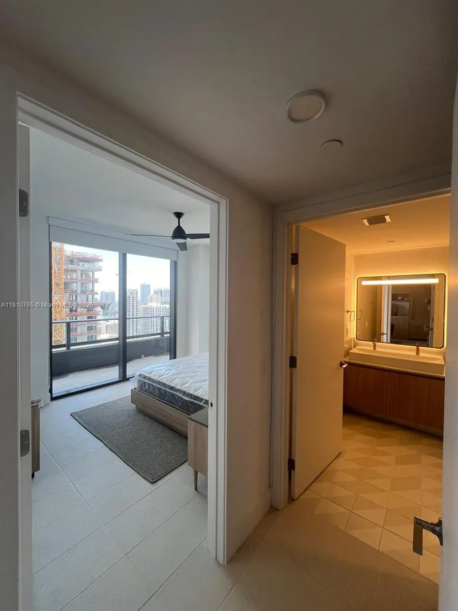 159 NE 6TH ST # 3205, Miami, FL 33132 photo 10