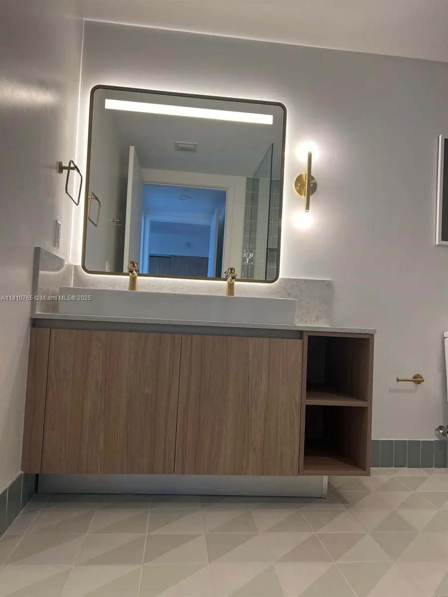 159 NE 6TH ST # 3205, Miami, FL 33132 photo 12