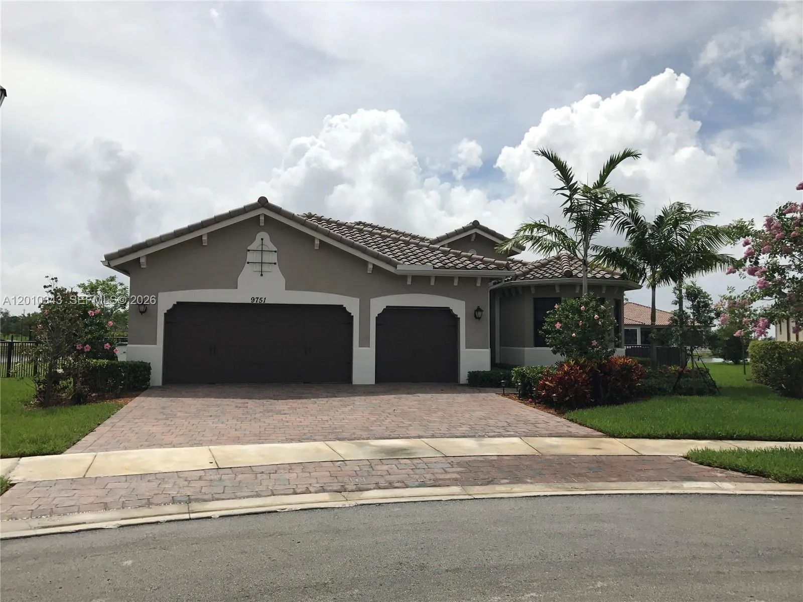 9751 Lakeview Ln, Parkland, FL 33076 photo 2