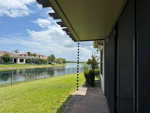 9751 Lakeview Ln, Parkland, FL 33076 photo 8