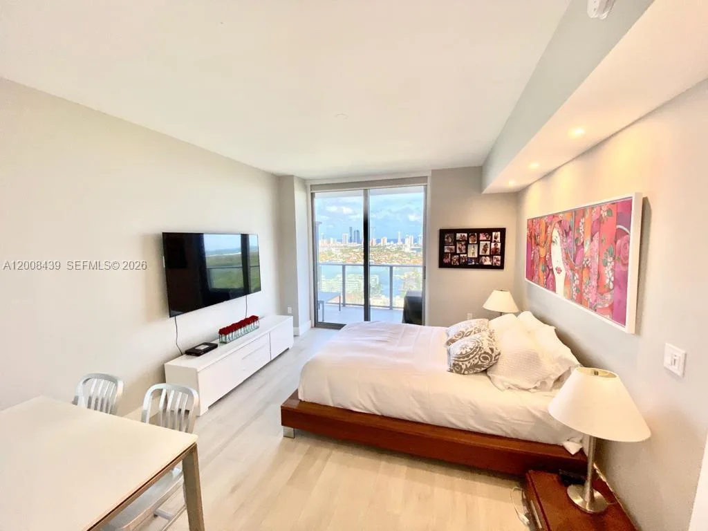 16385 Biscayne Blvd # 2721, North Miami Beach, FL 33160 photo 4