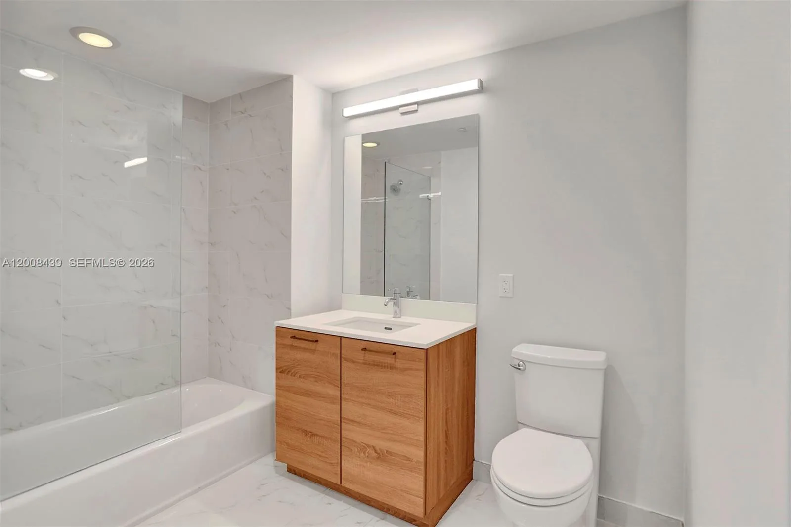 16385 Biscayne Blvd # 2721, North Miami Beach, FL 33160 photo 6