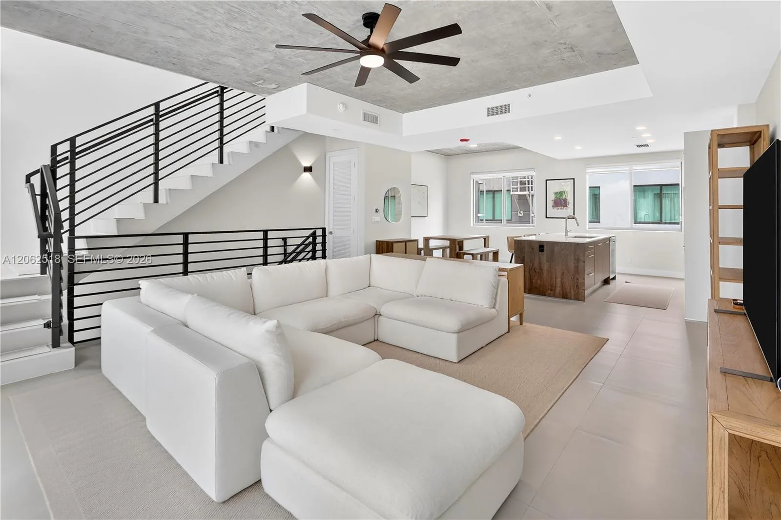 916 NE 4th St, Fort Lauderdale, FL 33301 photo 3