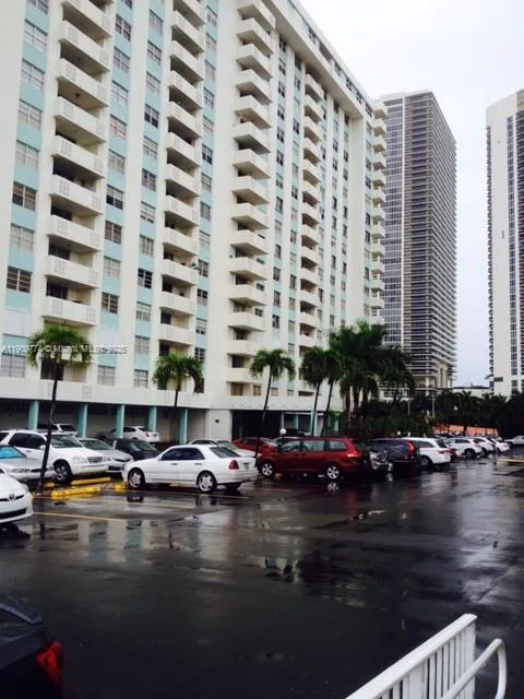 1833 S Ocean Dr # 308, Hallandale Beach, FL 33009