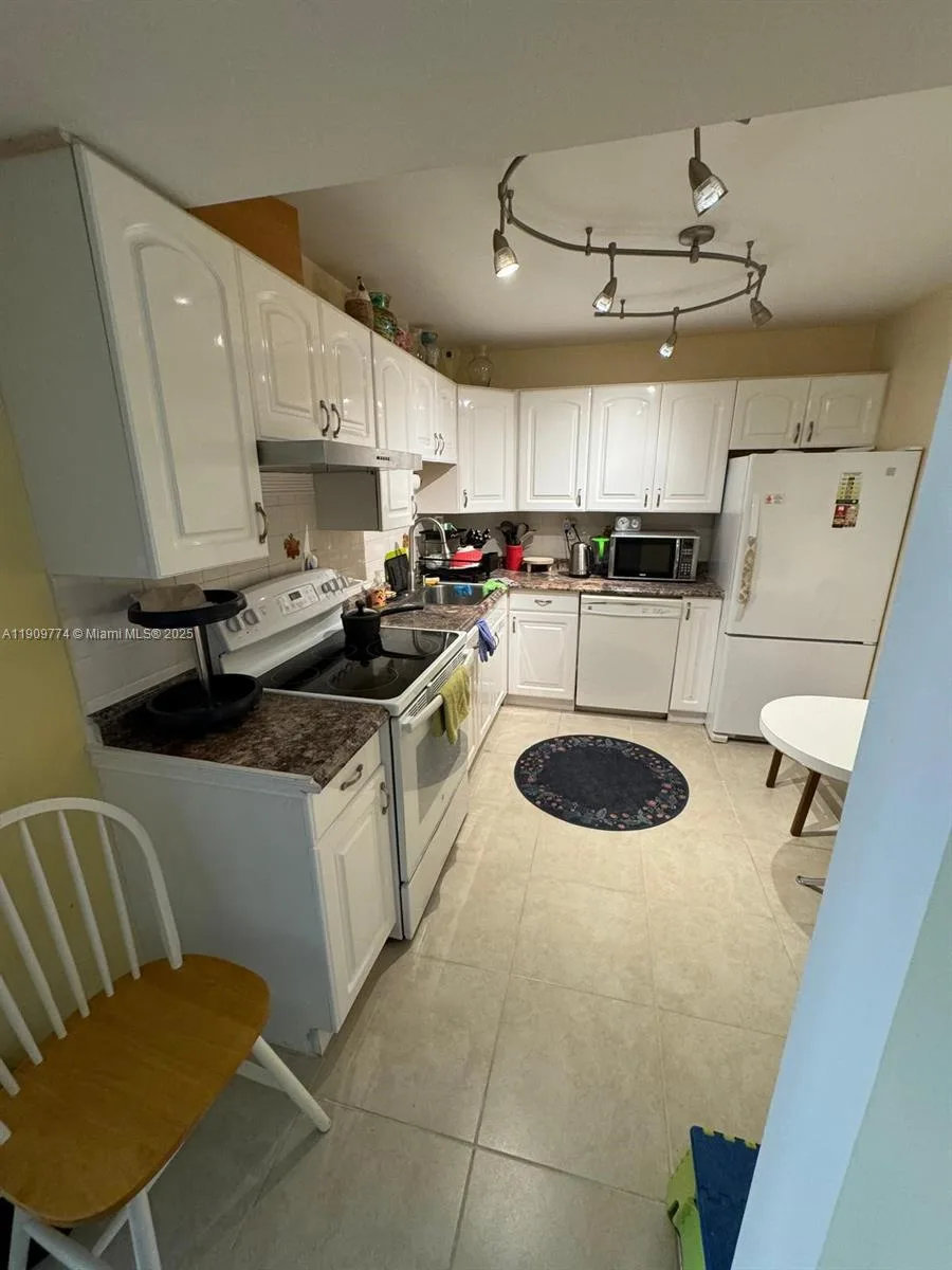 1833 S Ocean Dr # 308, Hallandale Beach, FL 33009 photo 5