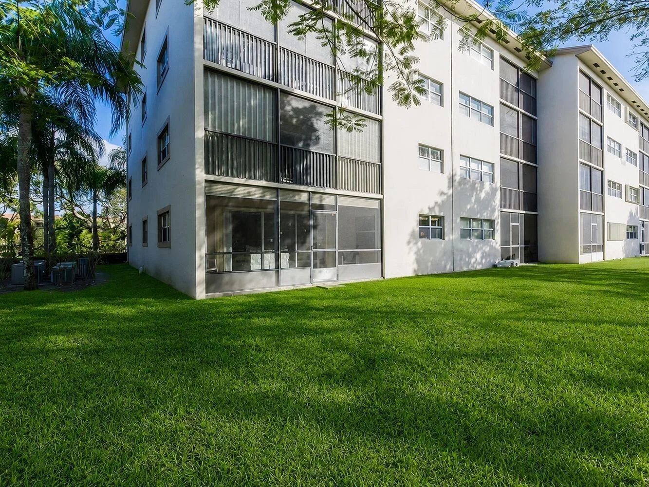 550 SW 137 Avenue # L114, Pembroke Pines, FL 33027 photo 3