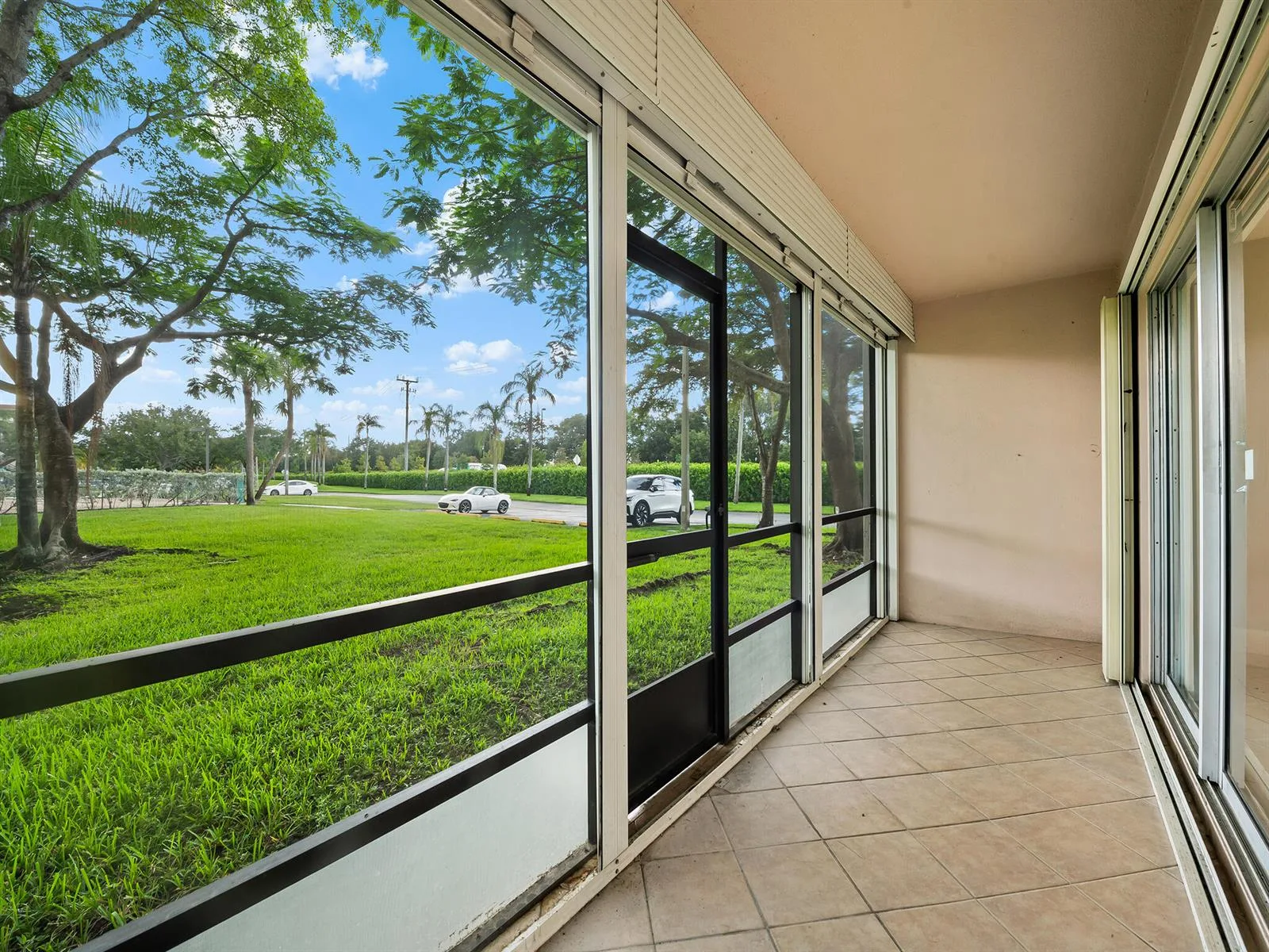 550 SW 137 Avenue # L114, Pembroke Pines, FL 33027 photo 4