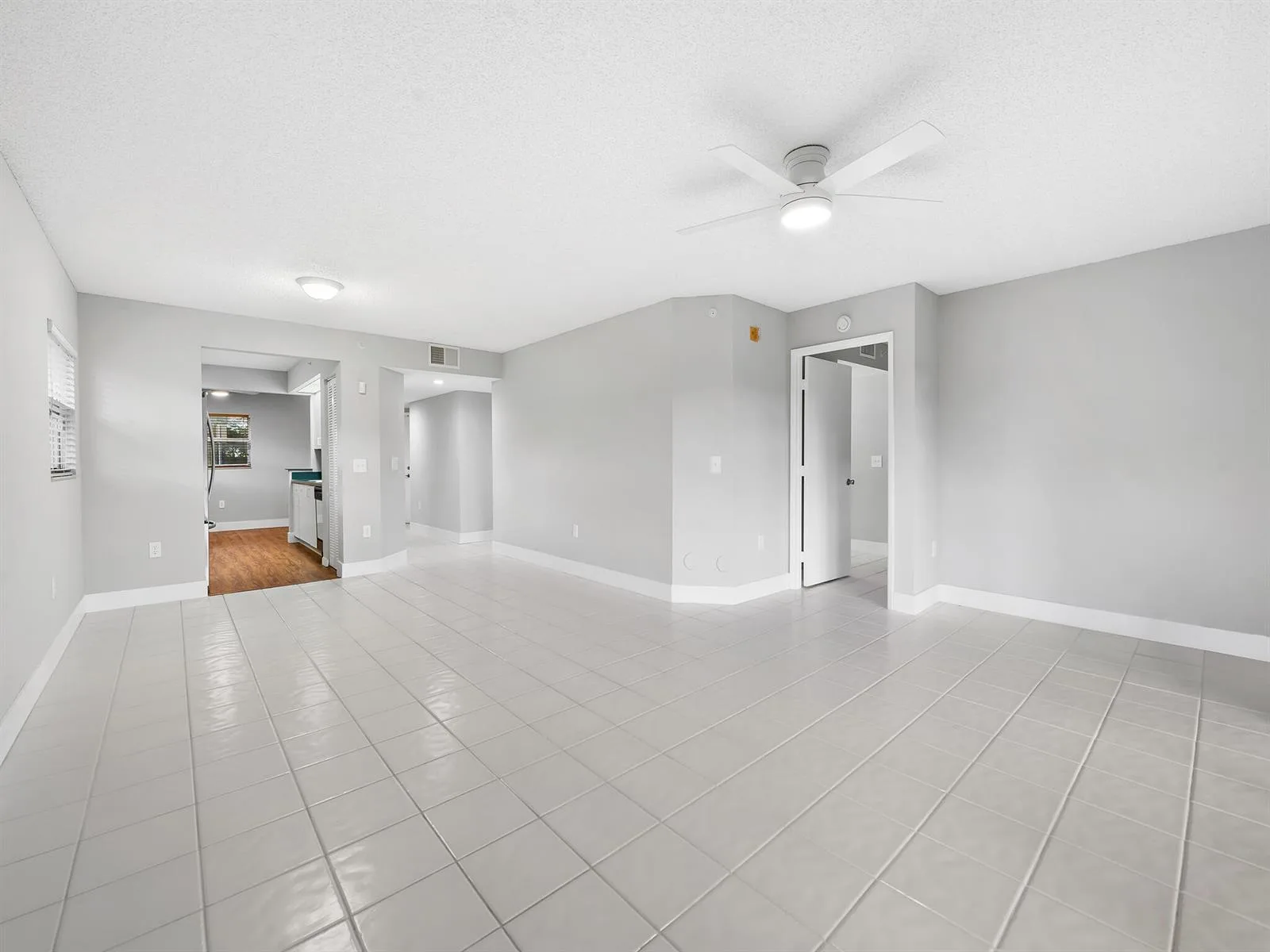 550 SW 137 Avenue # L114, Pembroke Pines, FL 33027 photo 7