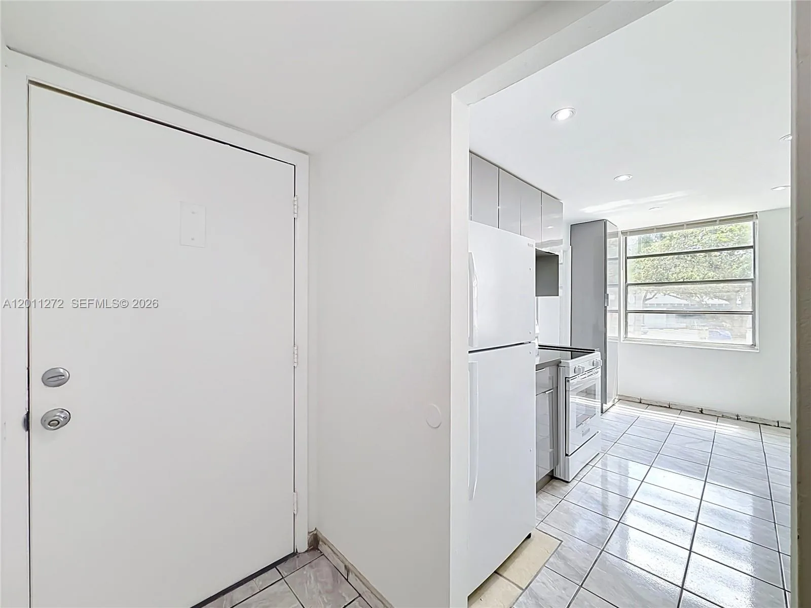 16400 NE 17th Ave # 206, North Miami Beach, FL 33162 photo 3