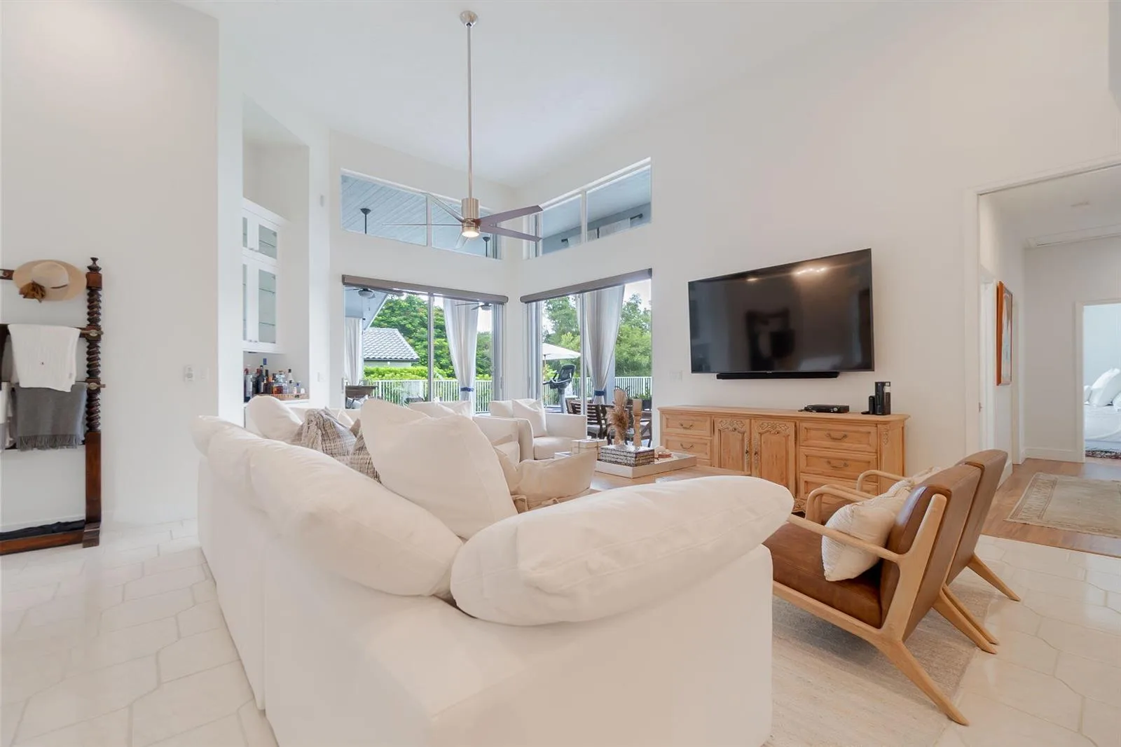 1907 S Club Drive, Wellington, FL 33414 photo 4