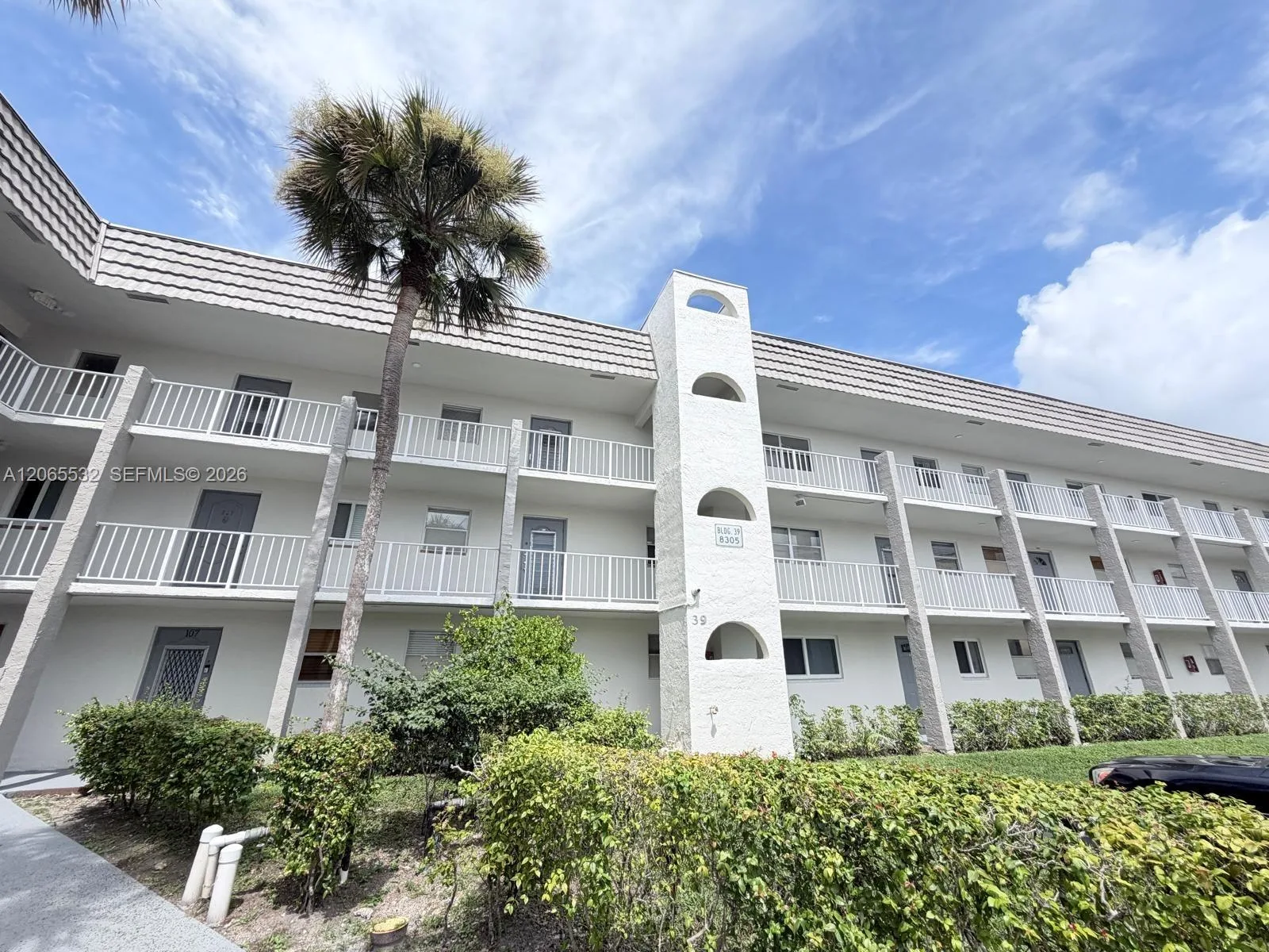 8305 Sunrise Lakes Blvd # 310, Sunrise, FL 33322