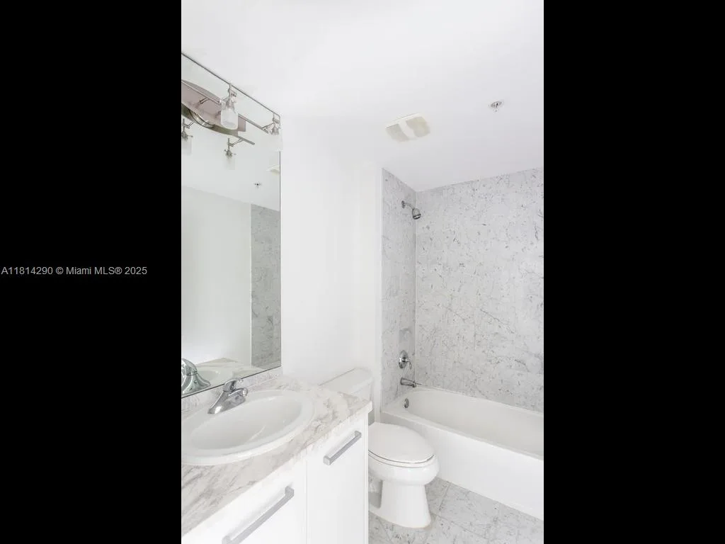 244 Biscayne Blvd # 2002, Miami, FL 33132 photo 12