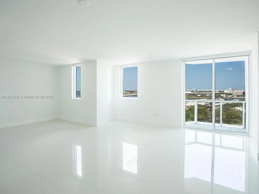 244 Biscayne Blvd # 2002, Miami, FL 33132 photo 4