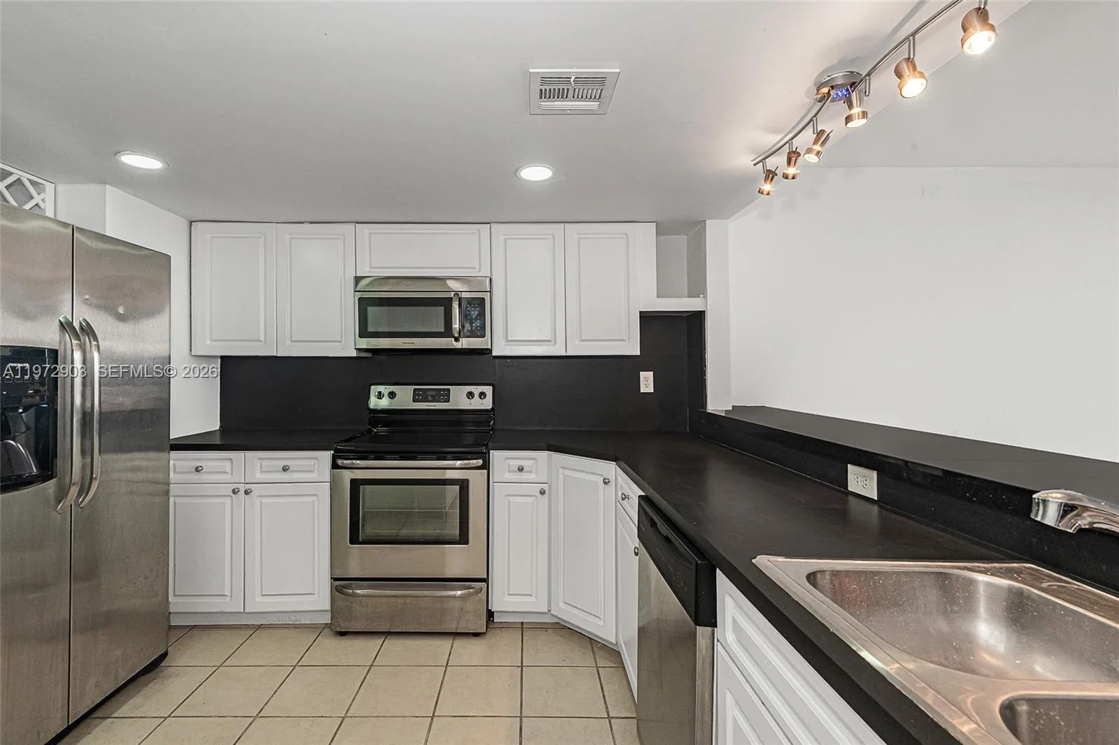 555 NE 15th St # 603, Miami, FL 33132 photo 10