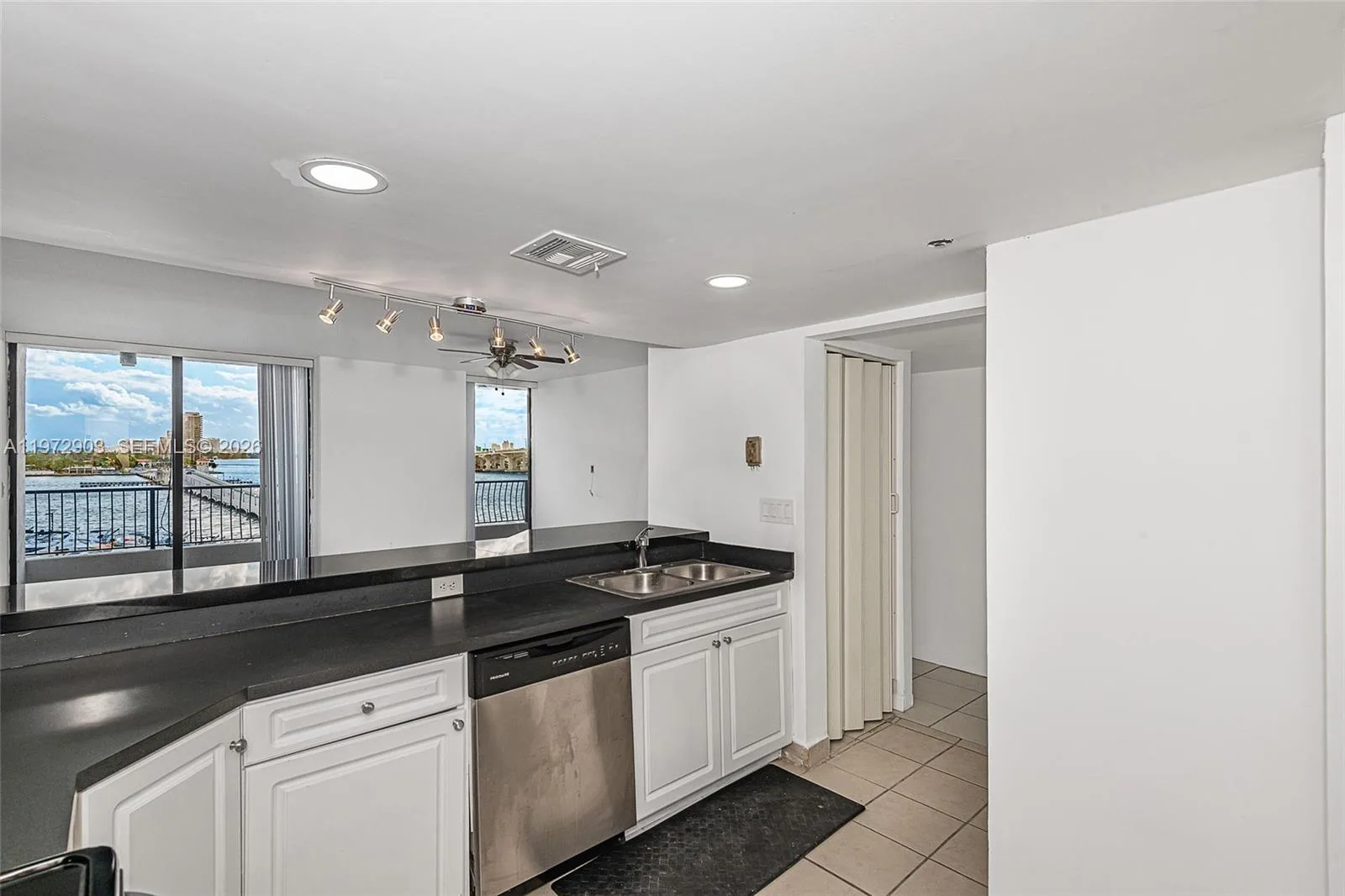 555 NE 15th St # 603, Miami, FL 33132 photo 12