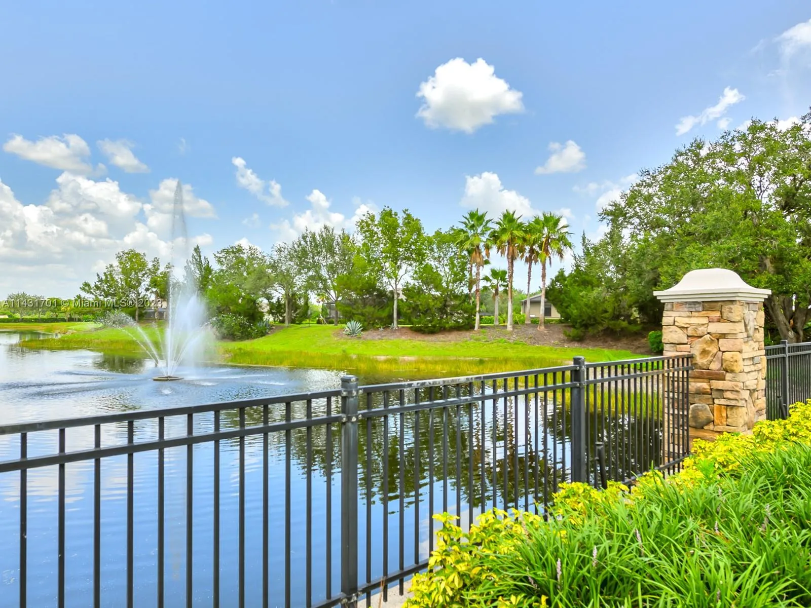 14131 Oviedo Pl, Fort Myers, FL 33905 photo 3