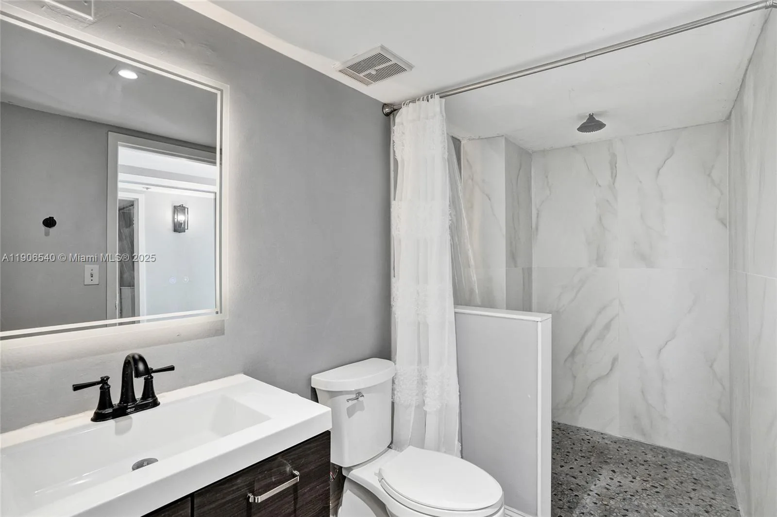 7601 E Treasure Dr # PH102, North Bay Village, FL 33141 photo 4