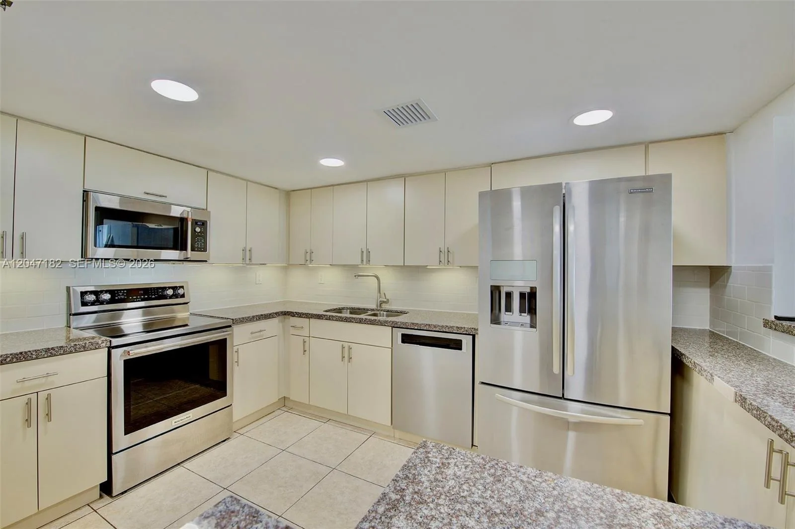 20850 San Simeon Way # 506-5, Miami, FL 33179 photo 5