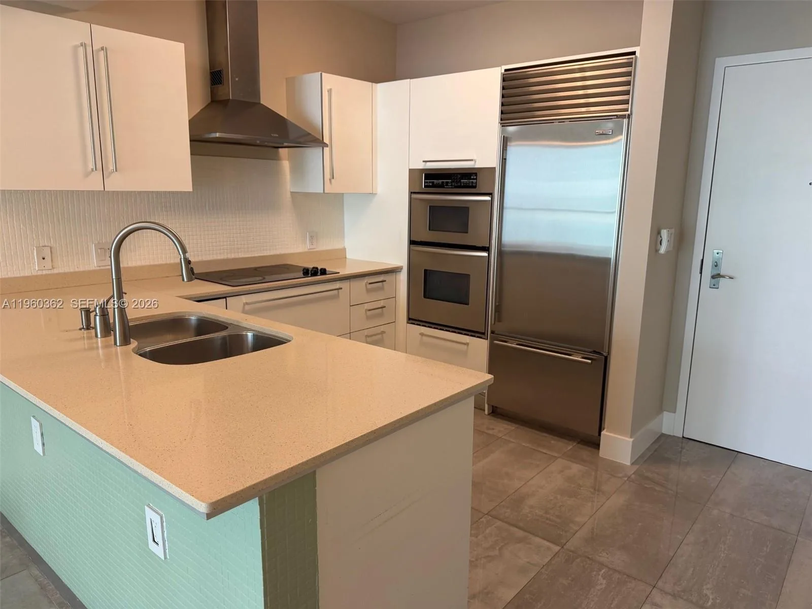 218 SE 14th St # 1406, Miami, FL 33131 photo 2