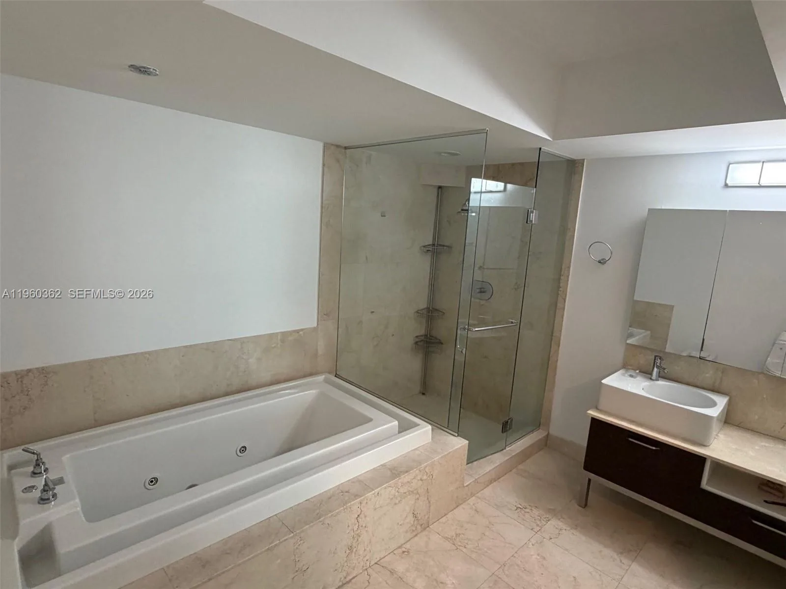218 SE 14th St # 1406, Miami, FL 33131 photo 4