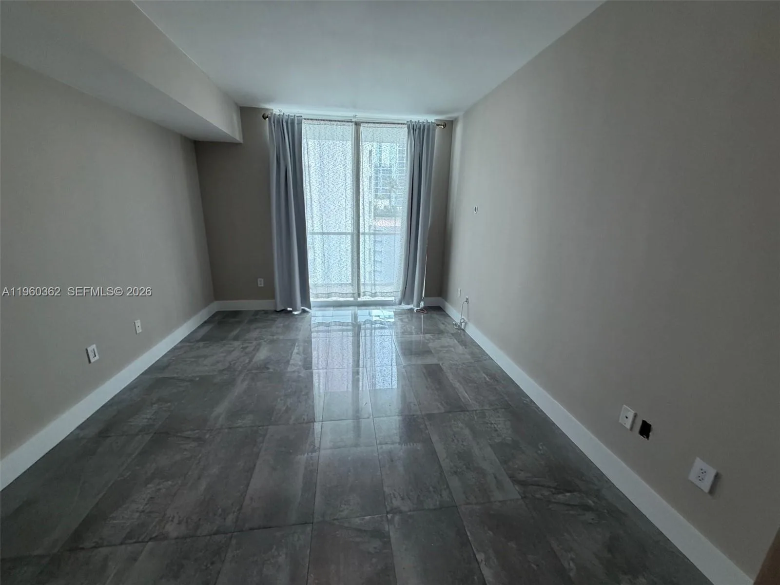 218 SE 14th St # 1406, Miami, FL 33131 photo 5