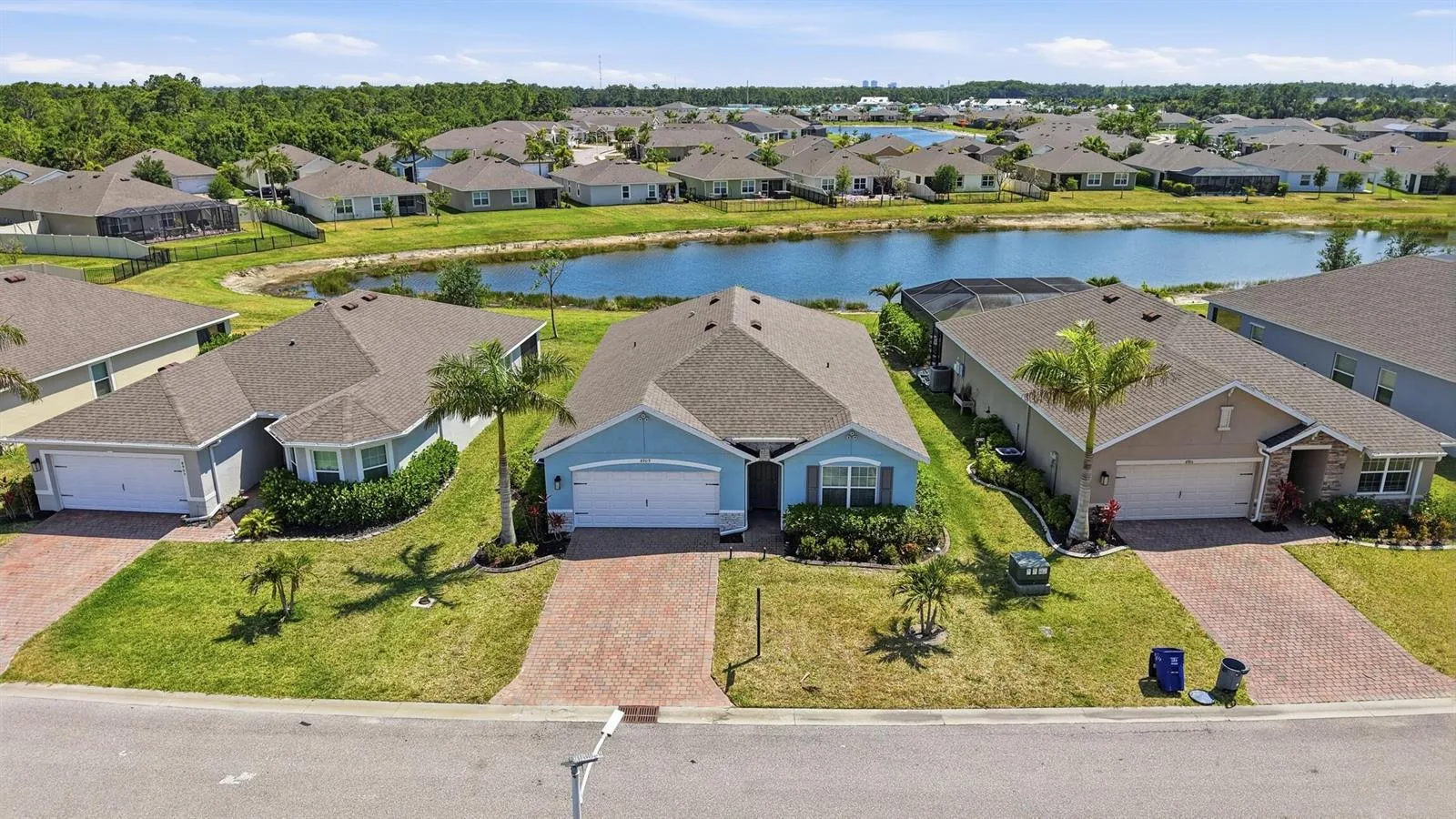 8909 Cascade Price Circle, FL 33917