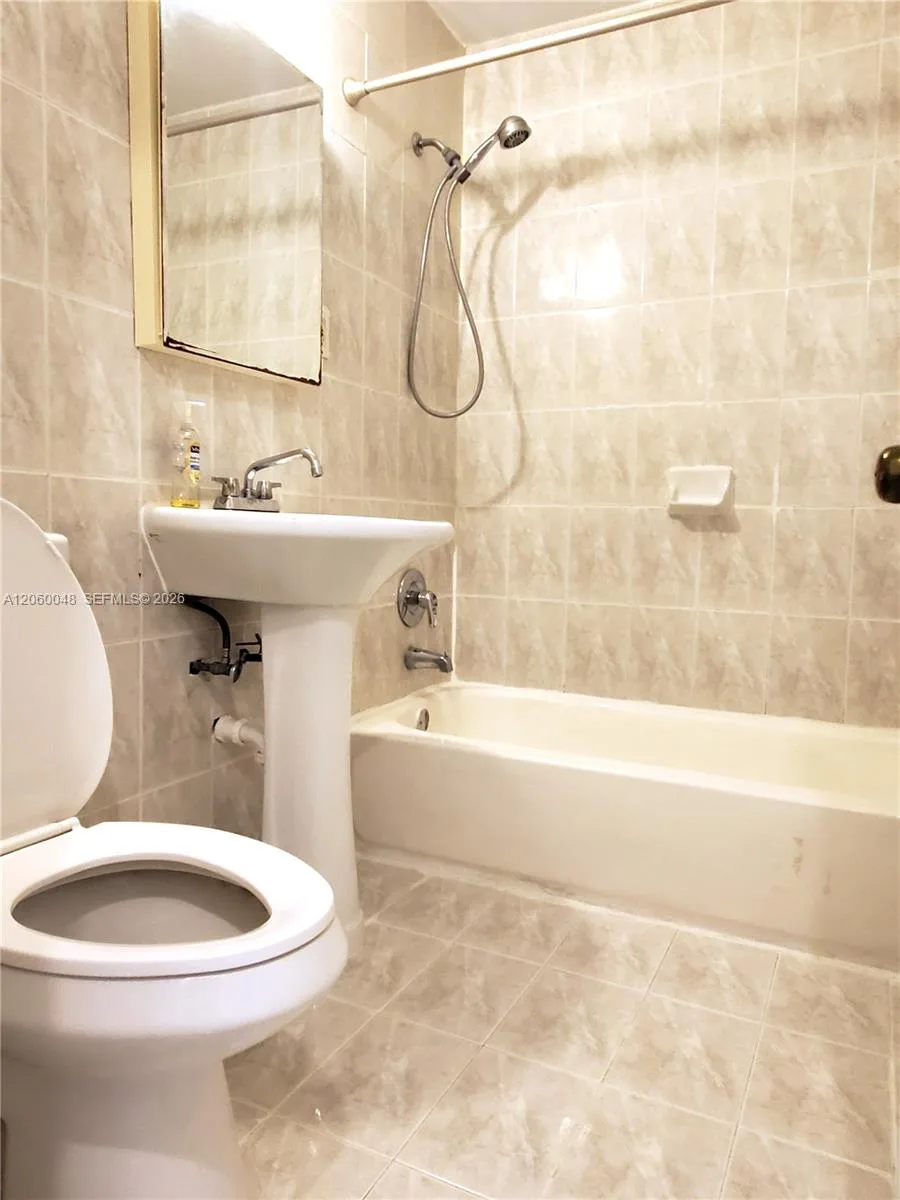 6580 Santona St # A26, Coral Gables, FL 33146 photo 4