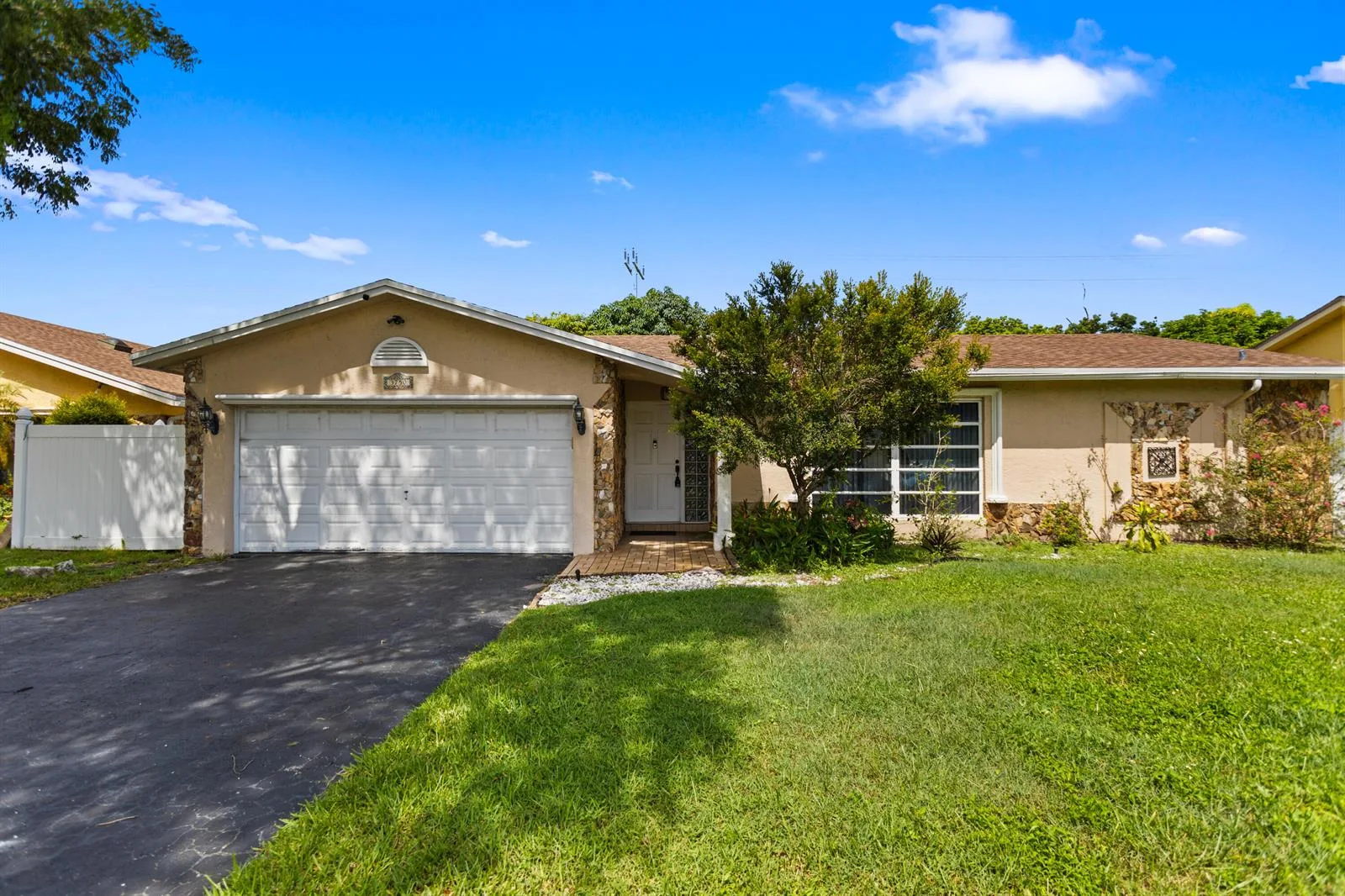 3750 NW 73rd Avenue, Lauderhill, FL 33319 photo 3