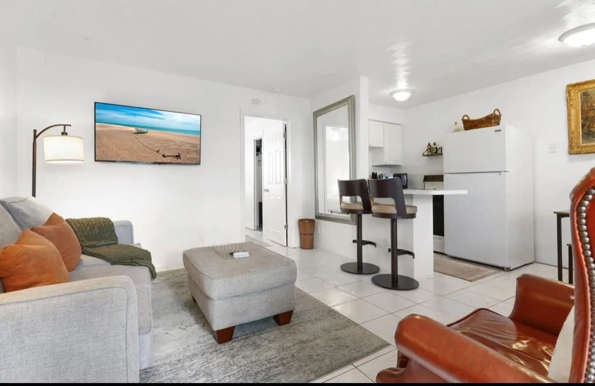 820 NE 16th Avenue # 7, Fort Lauderdale, FL 33304