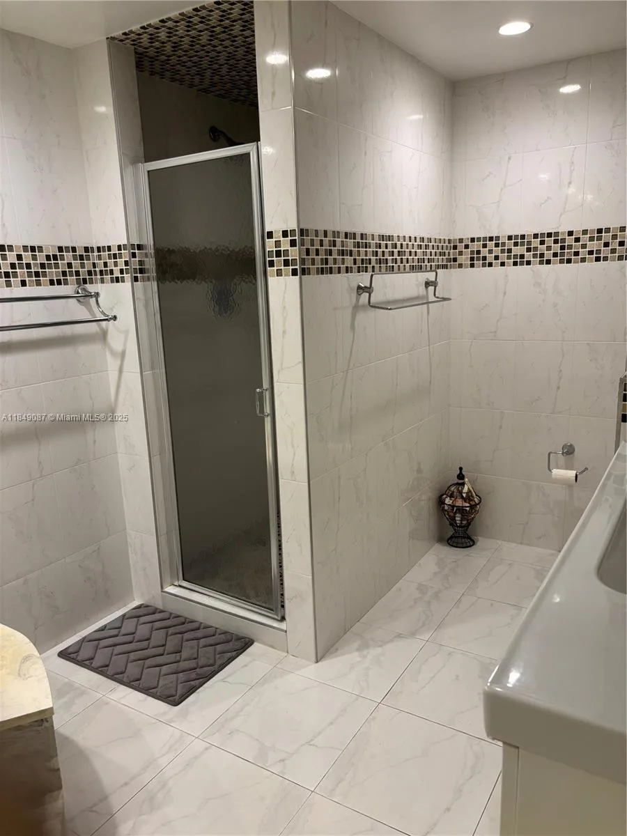 1865 S Ocean Dr # 4E, Hallandale Beach, FL 33009 photo 11