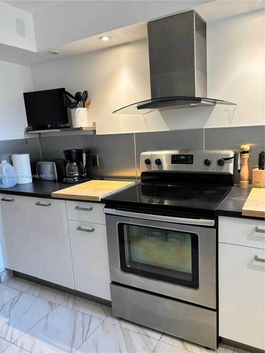 1865 S Ocean Dr # 4E, Hallandale Beach, FL 33009 photo 2