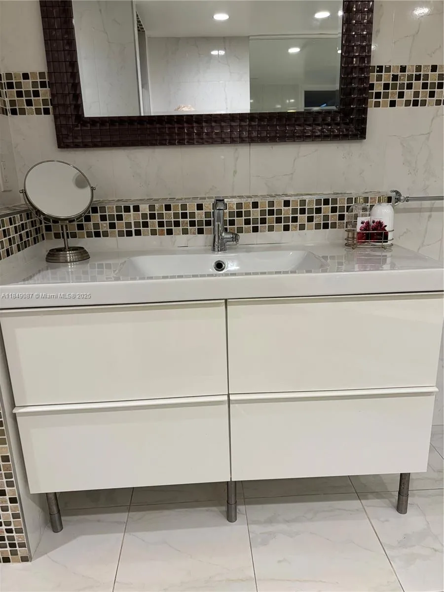 1865 S Ocean Dr # 4E, Hallandale Beach, FL 33009 photo 6