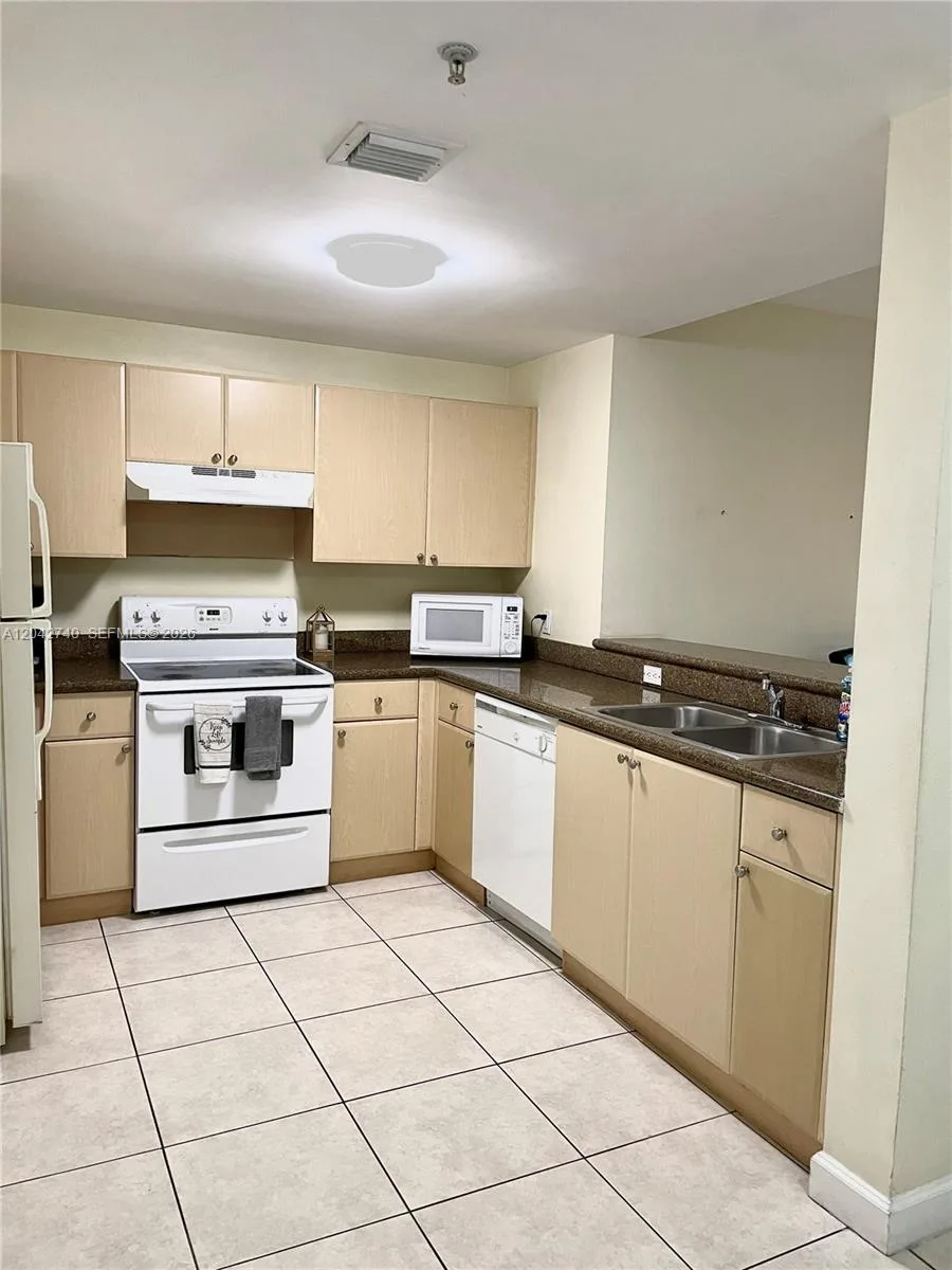 2280 SW 32nd Ave # 202, Miami, FL 33145 photo 10
