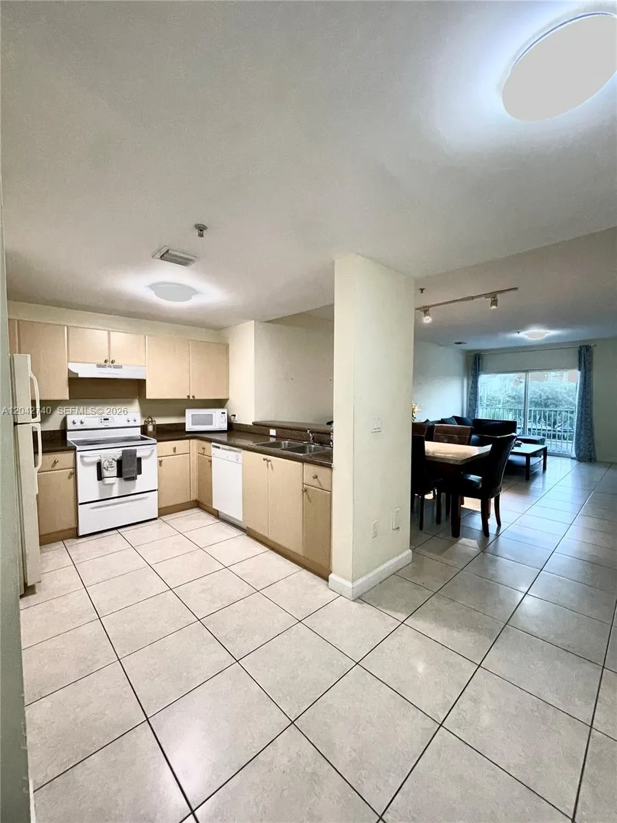 2280 SW 32nd Ave # 202, Miami, FL 33145 photo 9