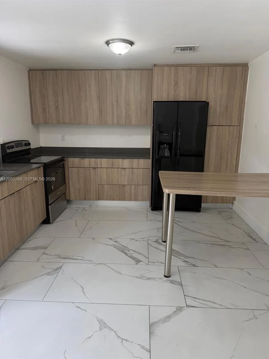 2542 NE 182nd St # 2542, North Miami Beach, FL 33160