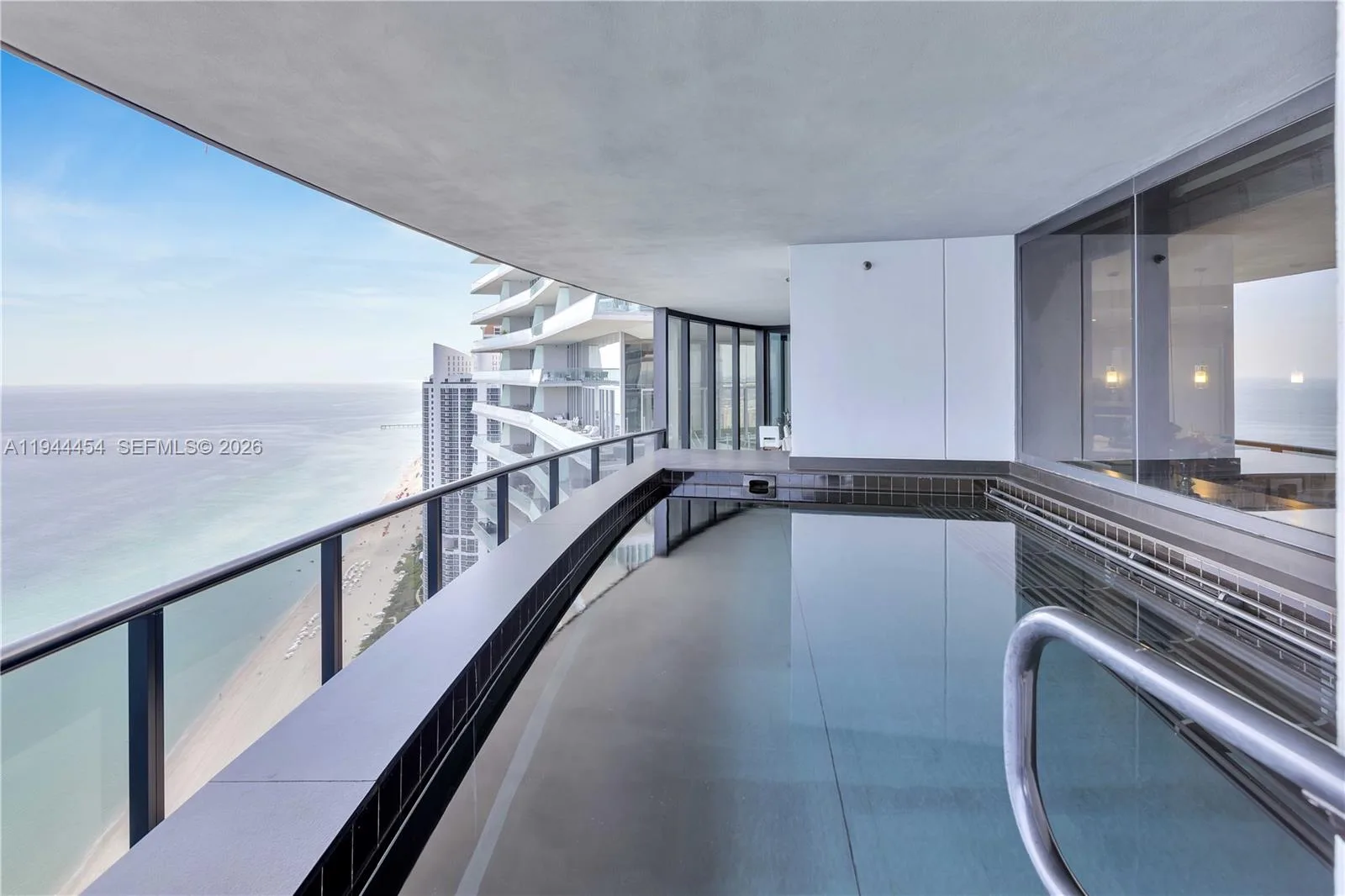 18555 Collins Ave # 4601, Sunny Isles Beach, FL 33160 photo 2