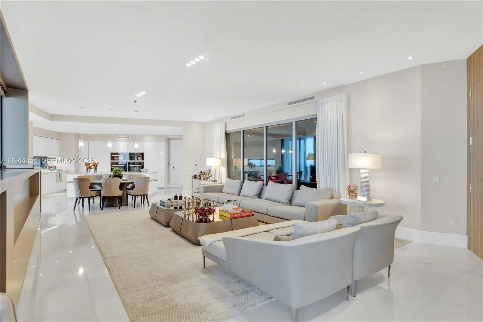 18555 Collins Ave # 4601, Sunny Isles Beach, FL 33160 photo 3