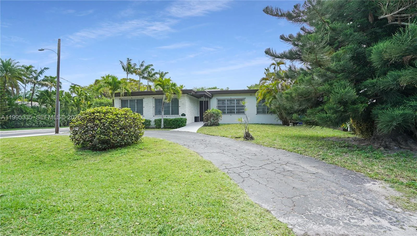 1630 S Bayshore Dr, Miami, FL 33133 photo 2