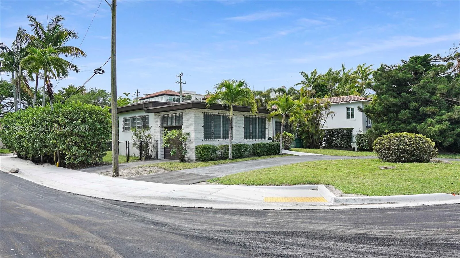 1630 S Bayshore Dr, Miami, FL 33133 photo 3