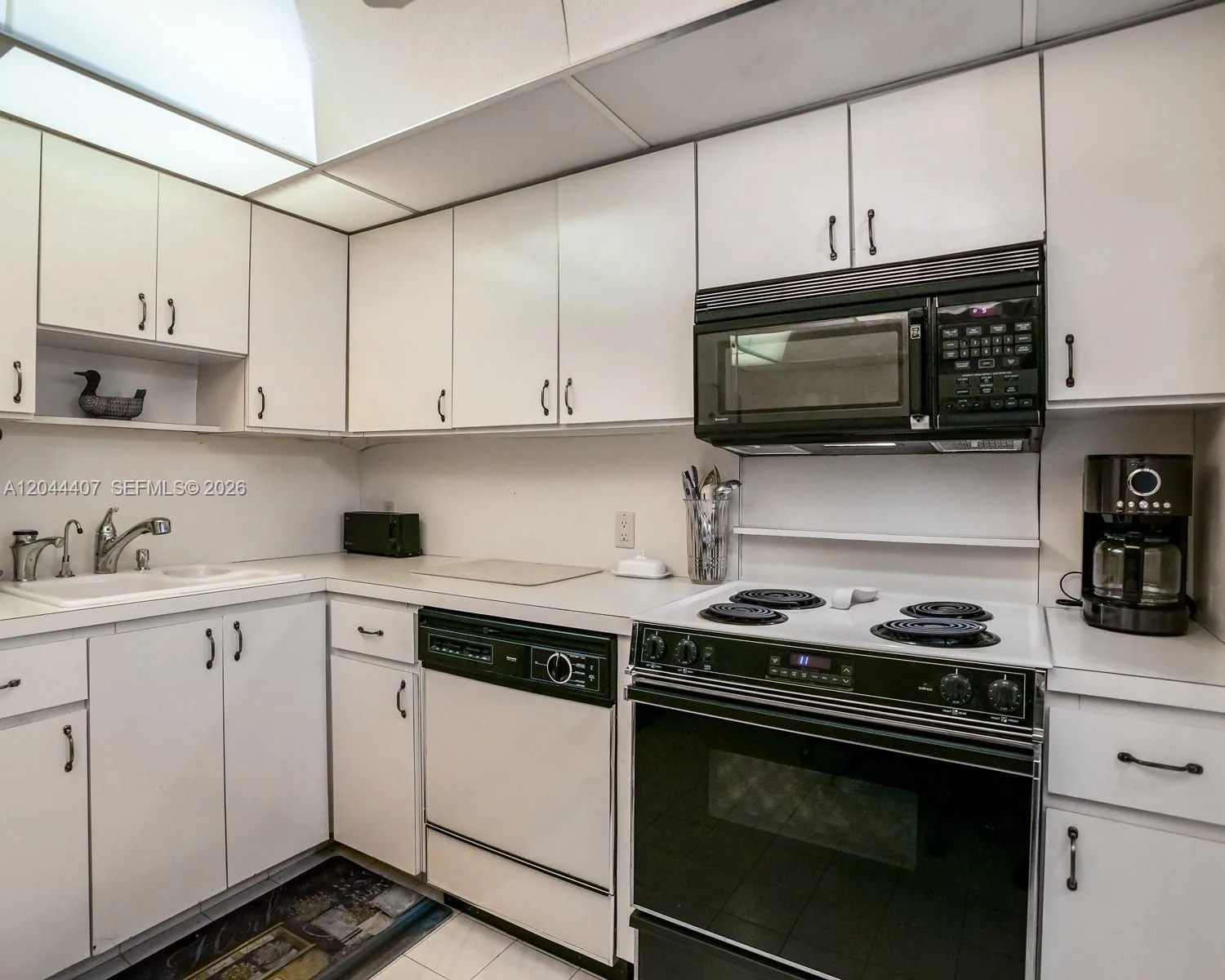 100 Bayview Dr # 1620, Sunny Isles Beach, FL 33160 photo 10